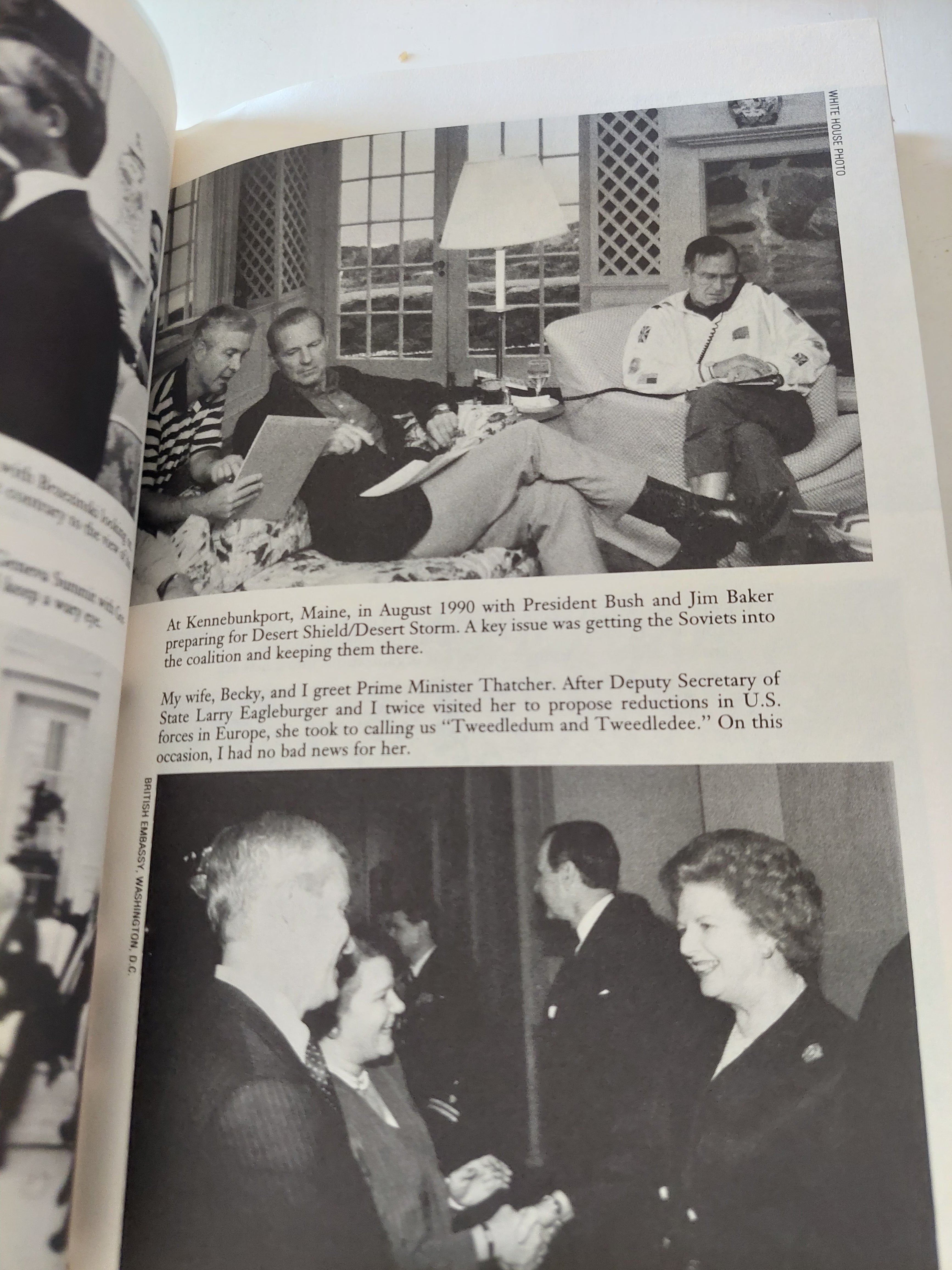 from the shadows / Robert M. Gates - هارد كفر ملحق بالصور - متجر كتب مصرمتجر كتب مصر