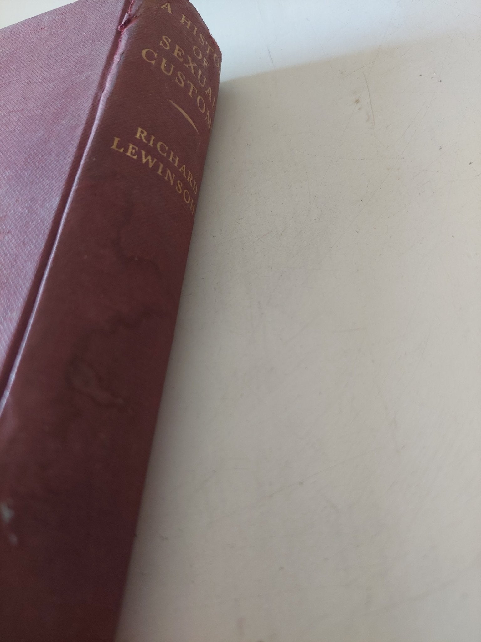 a History of Sexual Customs / Richard Lewinsoin - هارد كفر - متجر كتب مصر - متجر كتب مصر