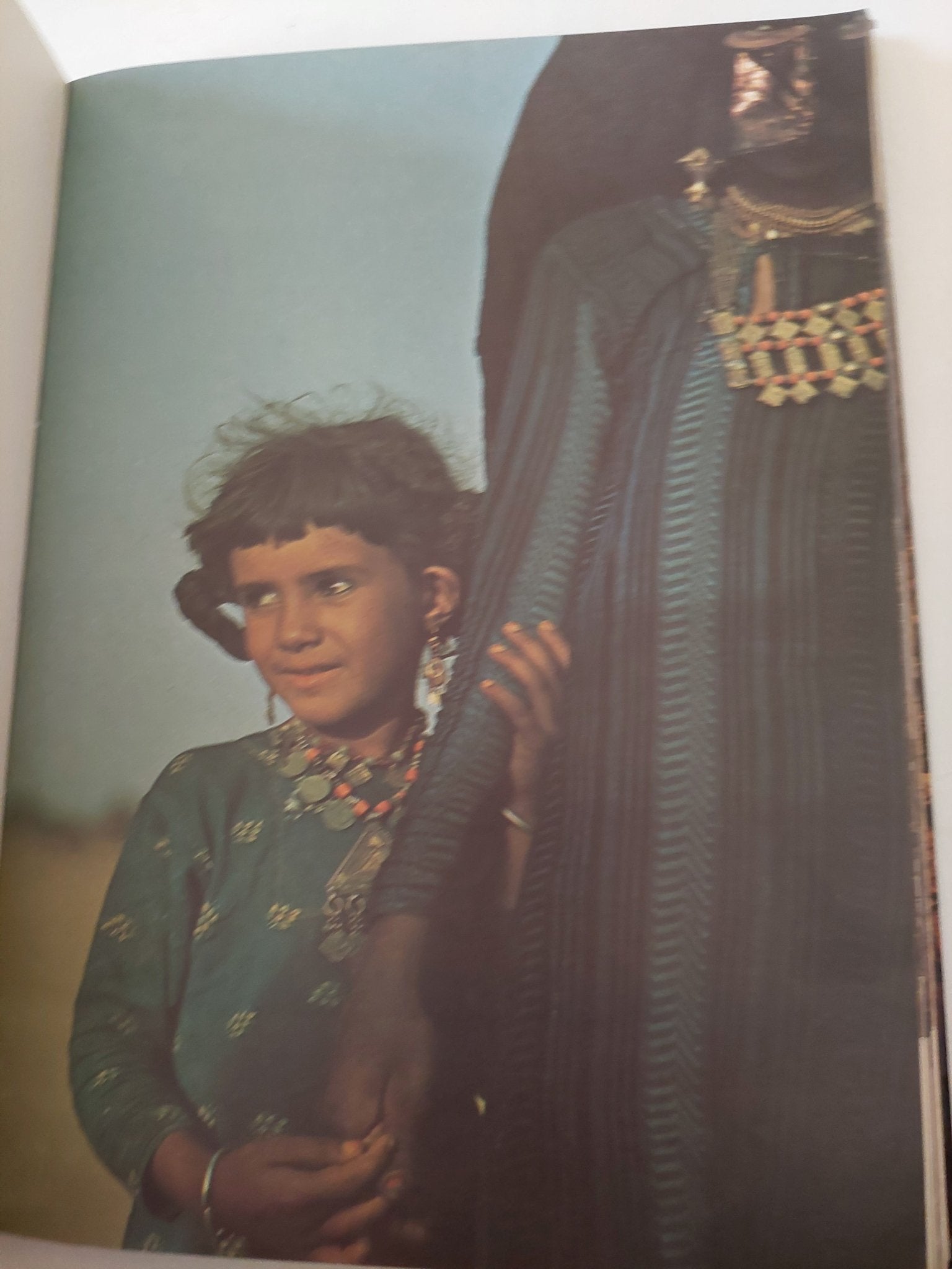 عمان بالألوان - قطع كبير هارد كفر - متجر كتب مصر - متجر كتب مصر