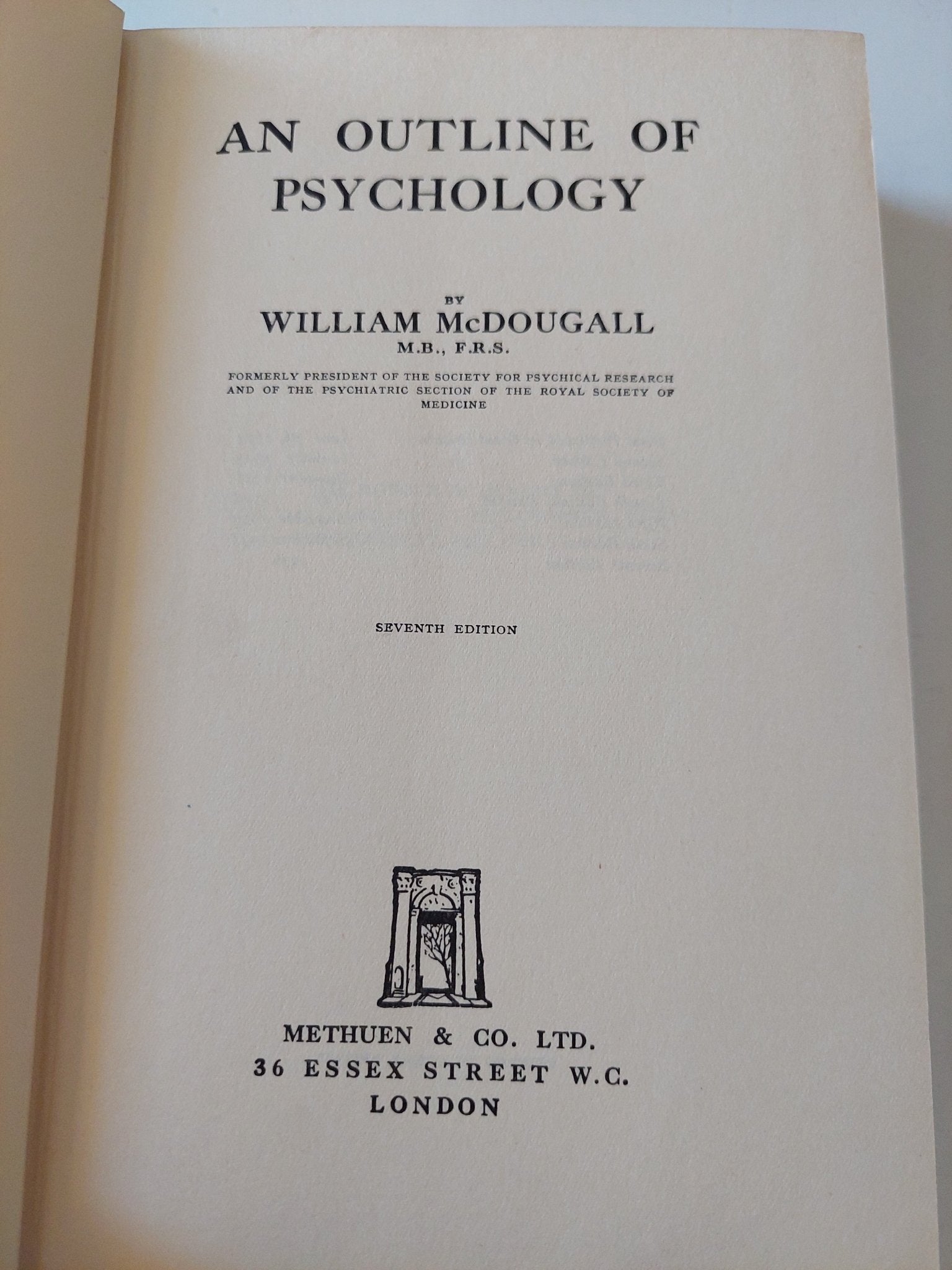 An outline of psychology / William Mcdougall - هارد كفر - متجر كتب مصر - متجر كتب مصر
