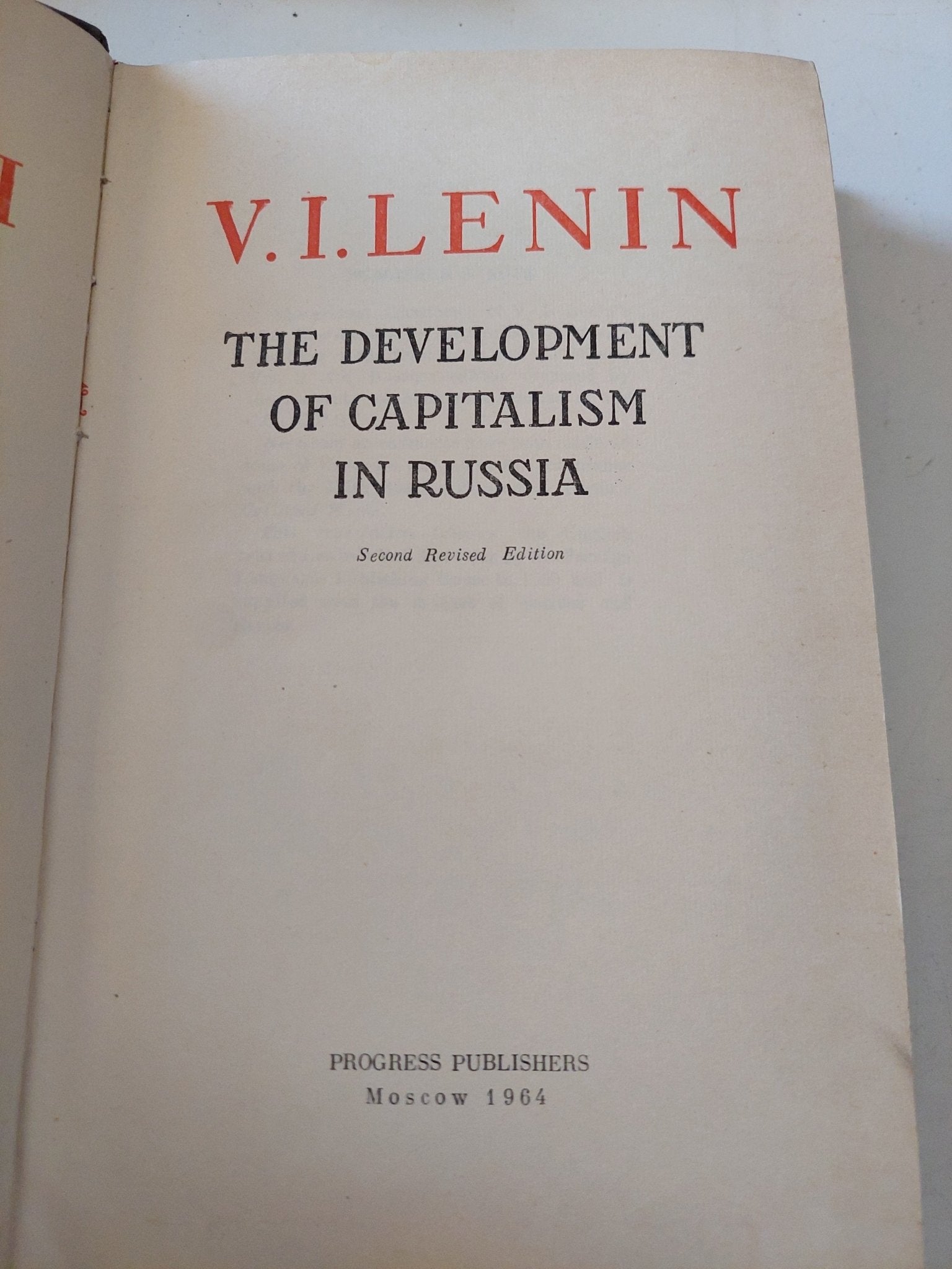 the development of capitalism in Russia / Vladimir Lenin - هارد كفر - متجر كتب مصر - متجر كتب مصر