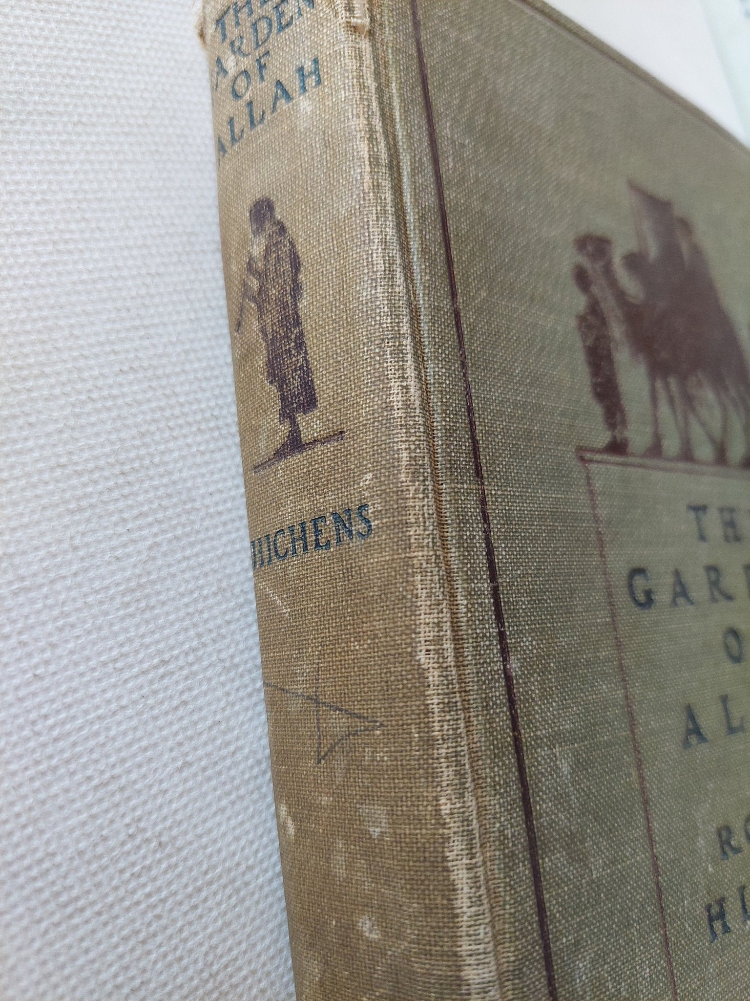 The garden of Allah / Robert Hichens - هارد كفر - متجر كتب مصر - متجر كتب مصر