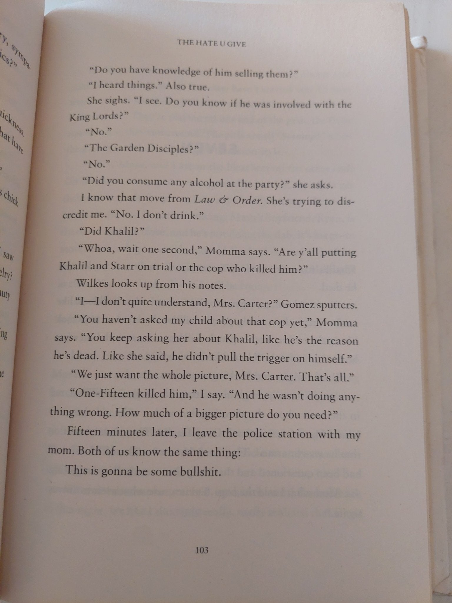 The hate u give / Angie Thomas - هارد كفر - متجر كتب مصر - متجر كتب مصر