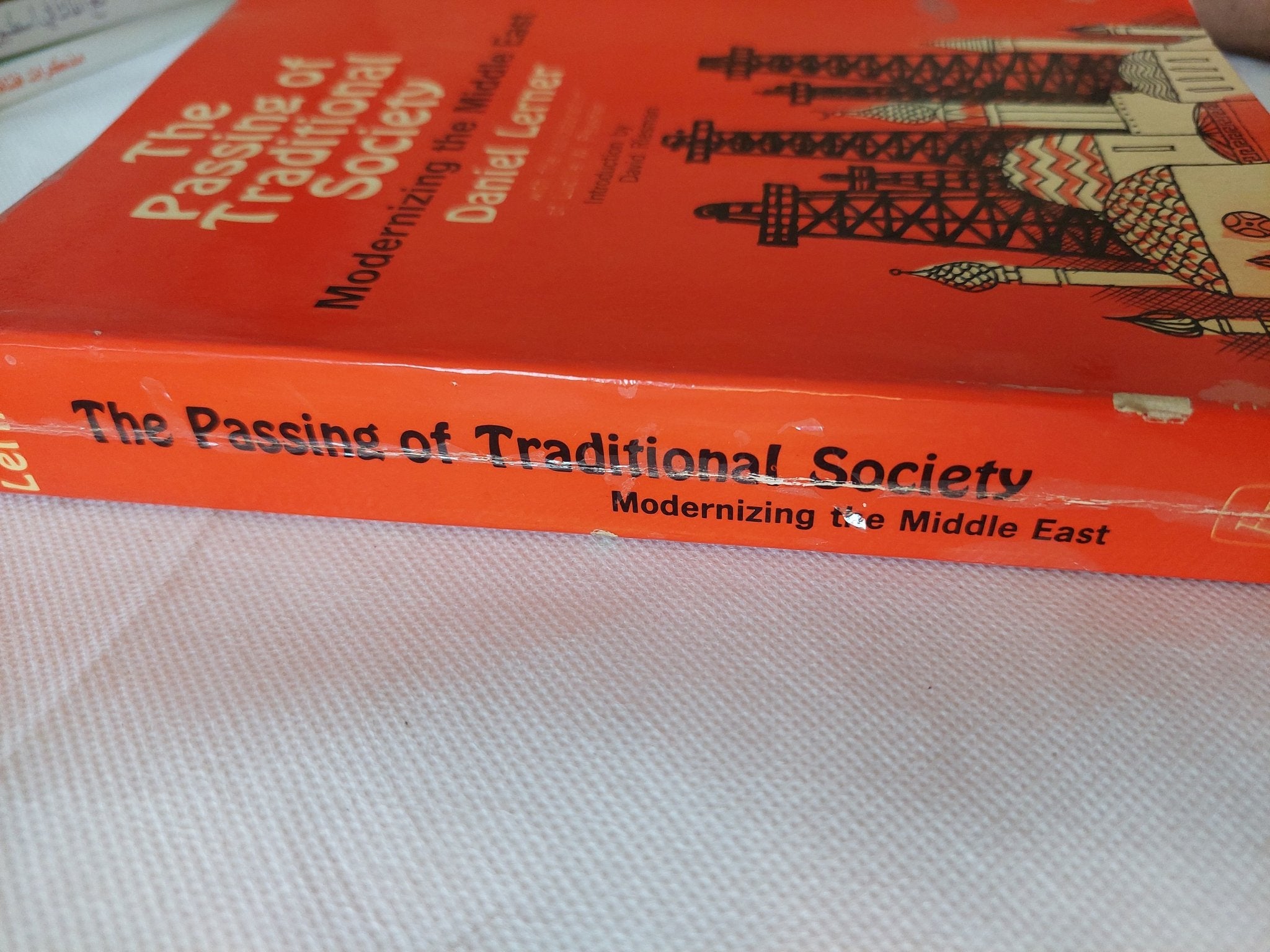 the passing of traditional society / Daniel Lerner - متجر كتب مصر - متجر كتب مصر