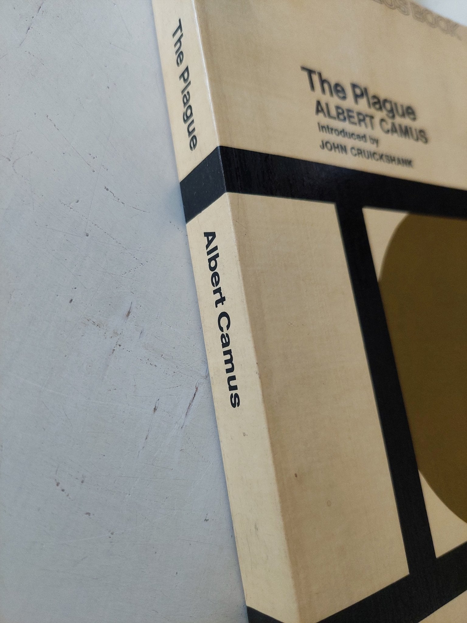The plague / Albert Camus - متجر كتب مصر - متجر كتب مصر