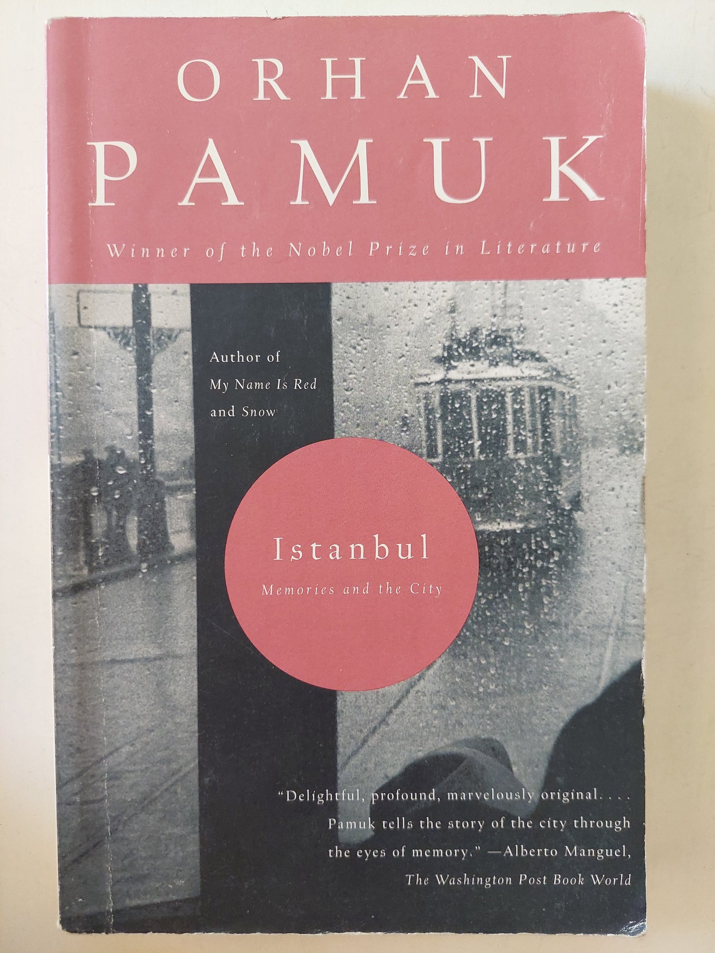 Istanbul / Orphan Pamuk