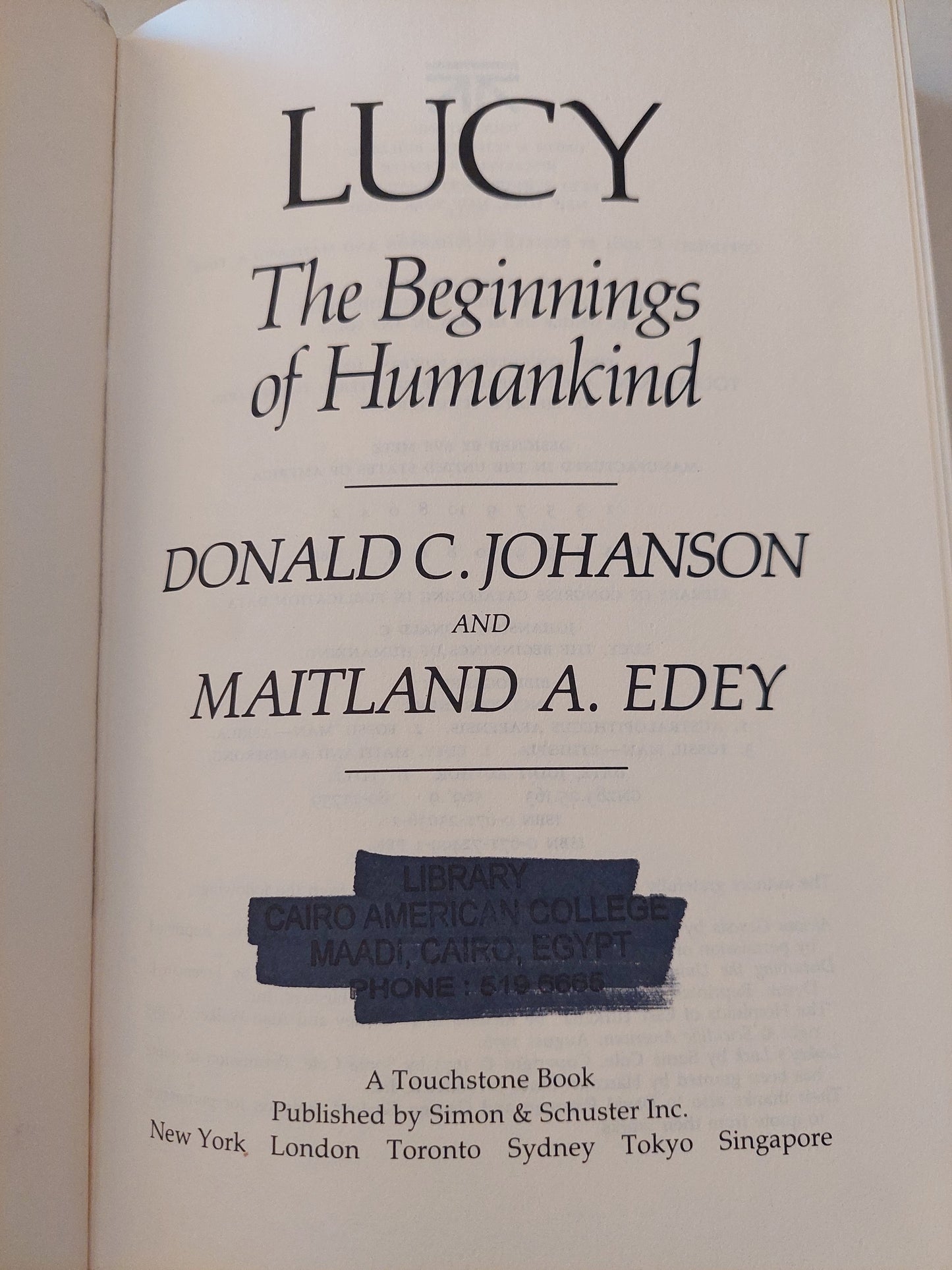 Lucy .. The beginnings of humankind / Donald Johansen & Maitland Edey - هارد كفر ملحق بالصور