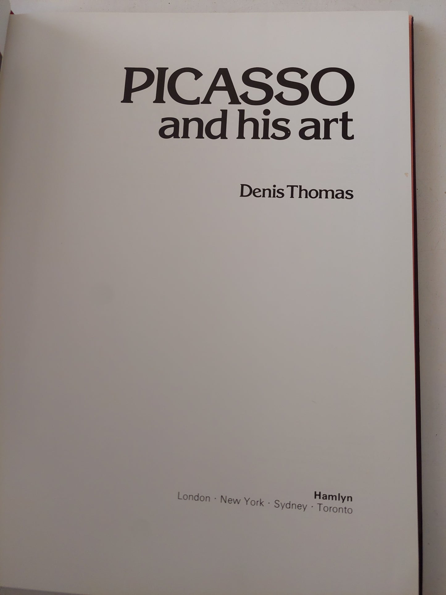 Picasso and his art / Denis Thomas -  قطع كبير ملحق بالصور / هارد كفر