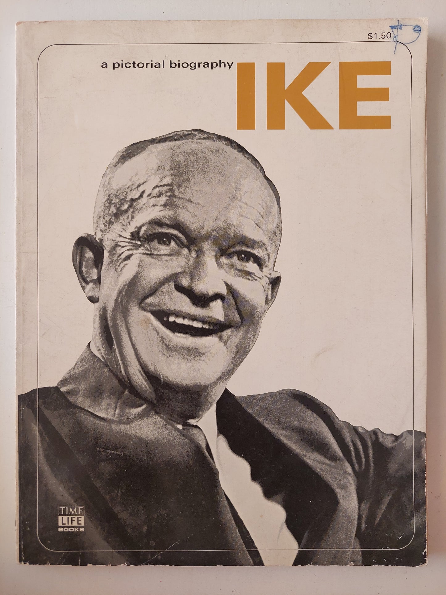 IKE .. a pictorial biography - قطع كبير