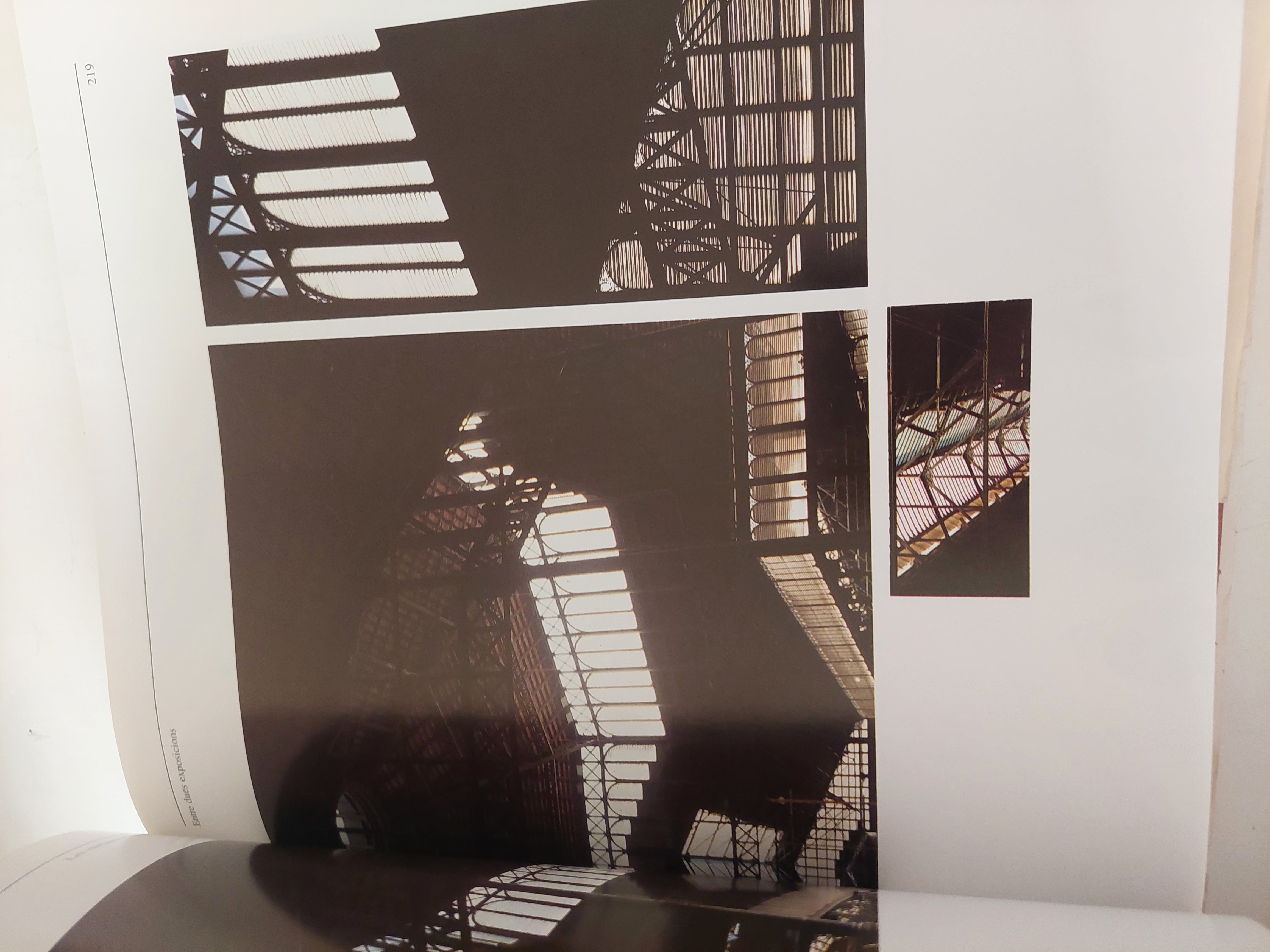 Les metamorfosis de Barcelona / Joaquim Molas - قطع كبير ملحق بالصور/ هارد كفر - متجر كتب مصرمتجر كتب مصر