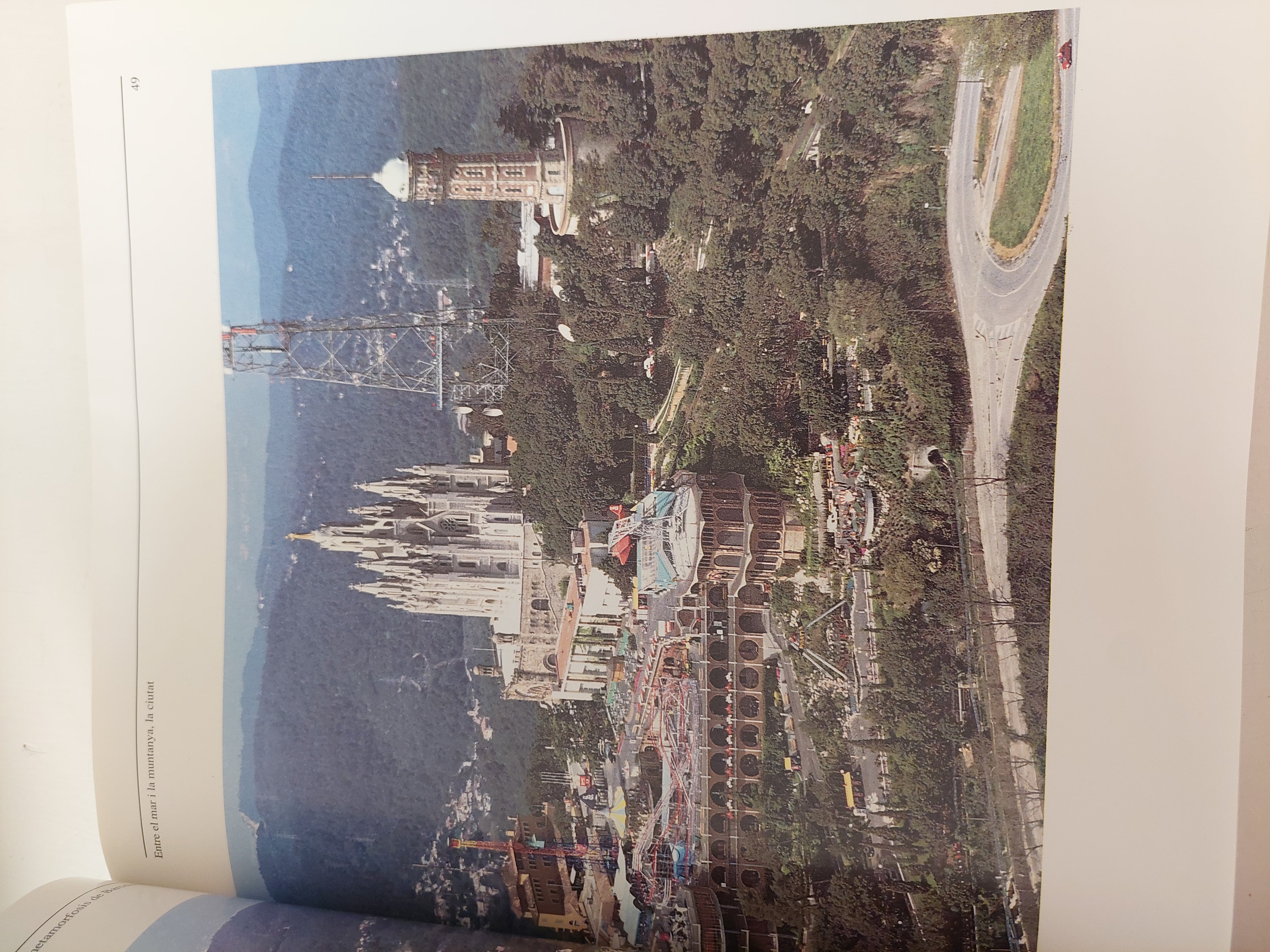 Les metamorfosis de Barcelona / Joaquim Molas - قطع كبير ملحق بالصور/ هارد كفر - متجر كتب مصرمتجر كتب مصر