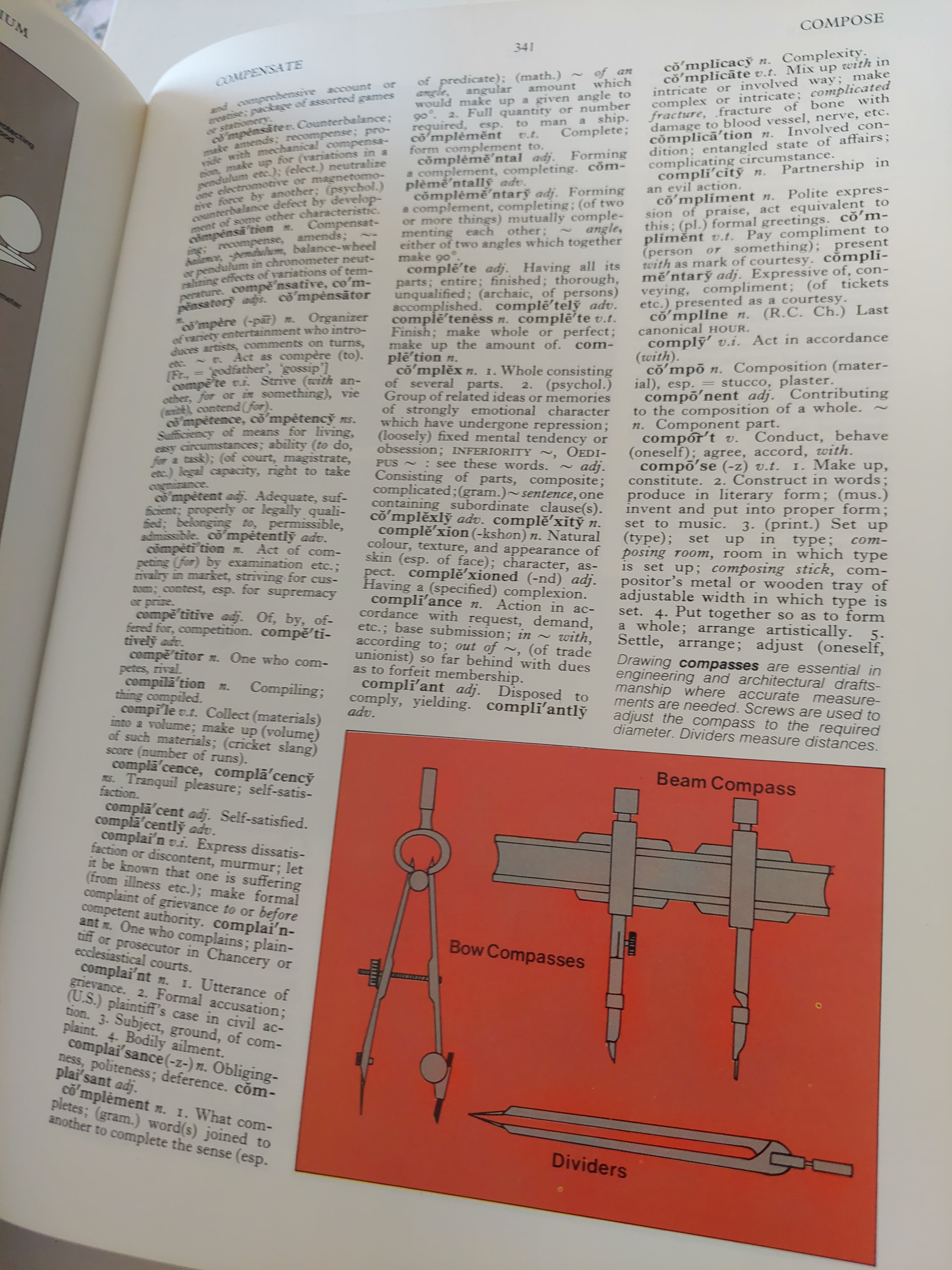 The Oxford illustrated dictionary - قطع كبير ملحق بالصور/ جزئين هارد كفر - متجر كتب مصرمتجر كتب مصر