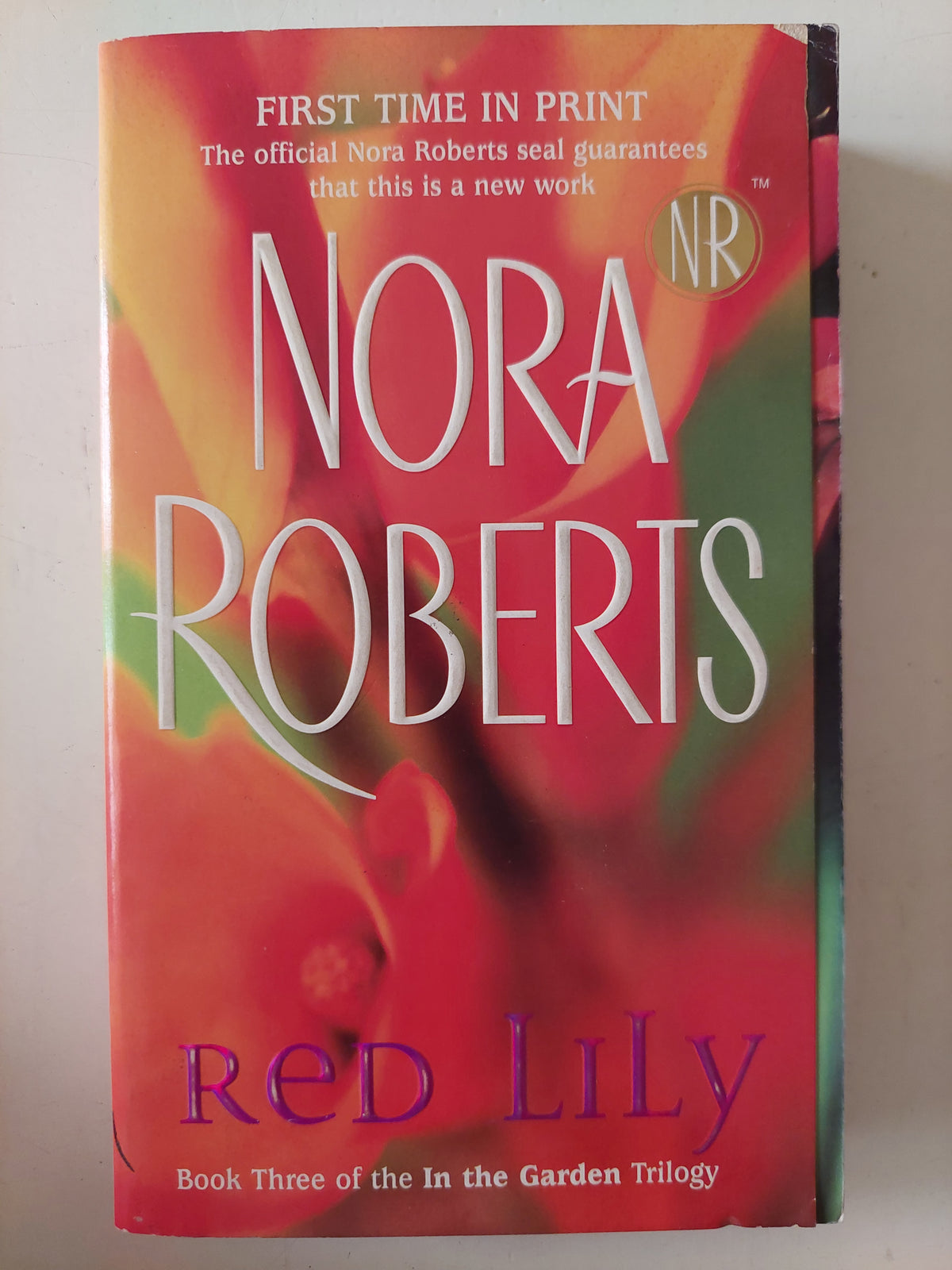 Red Lily / Nora Roberts 