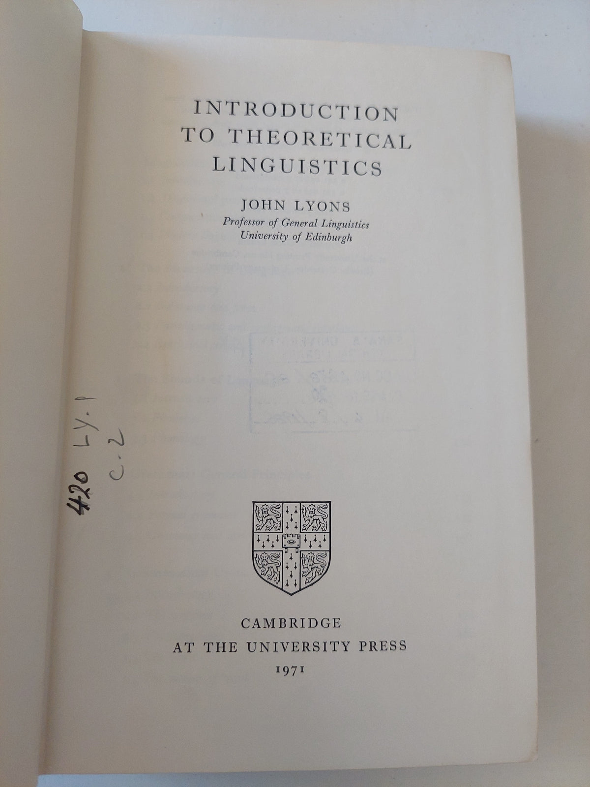 Introduction to theoretical linguistics / John Lyona 
