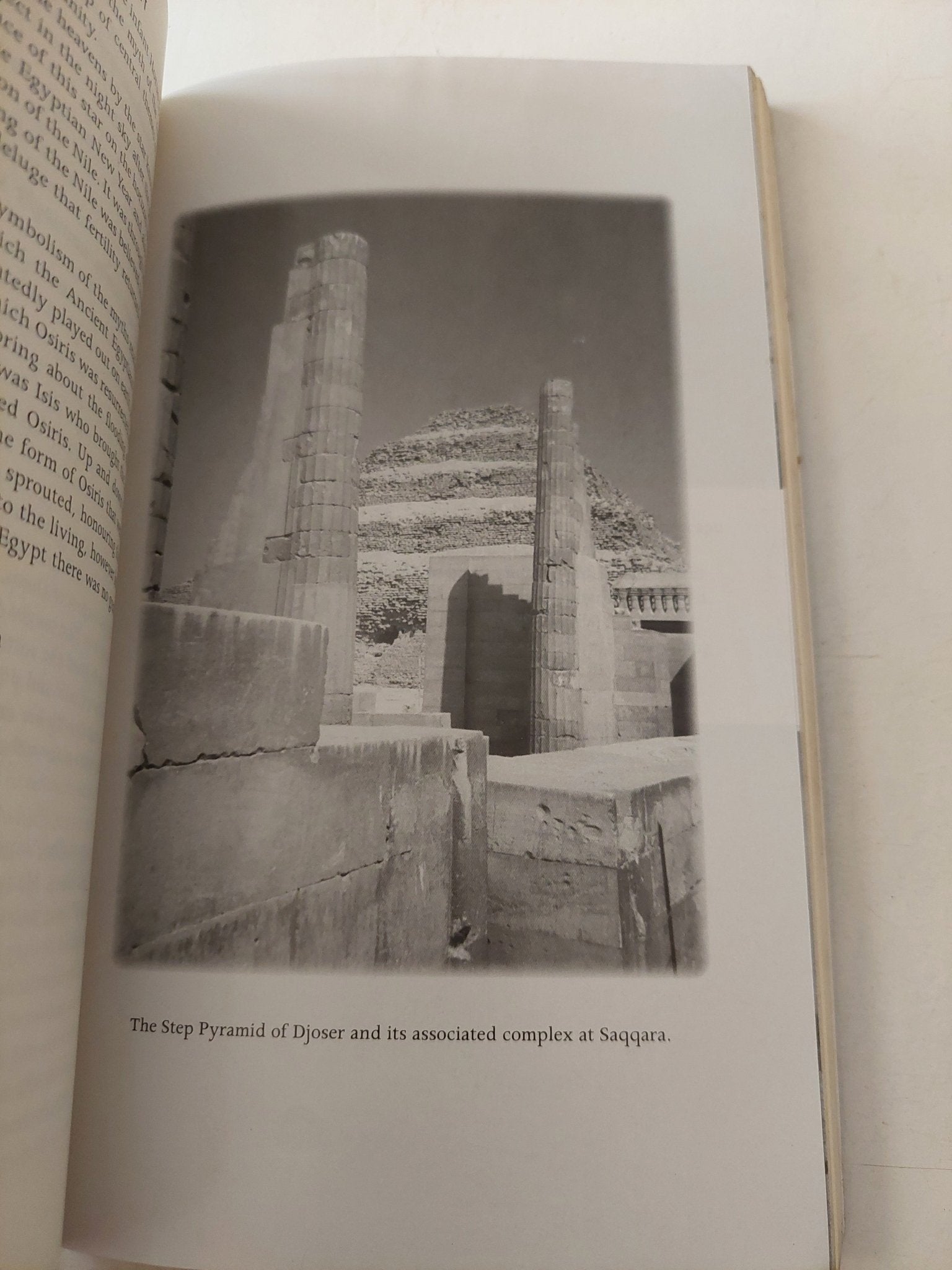 An A to Z of Ancient Egypt / Simon Cox and Susan Davies - ملحق بالصور - متجر كتب مصر - متجر كتب مصر