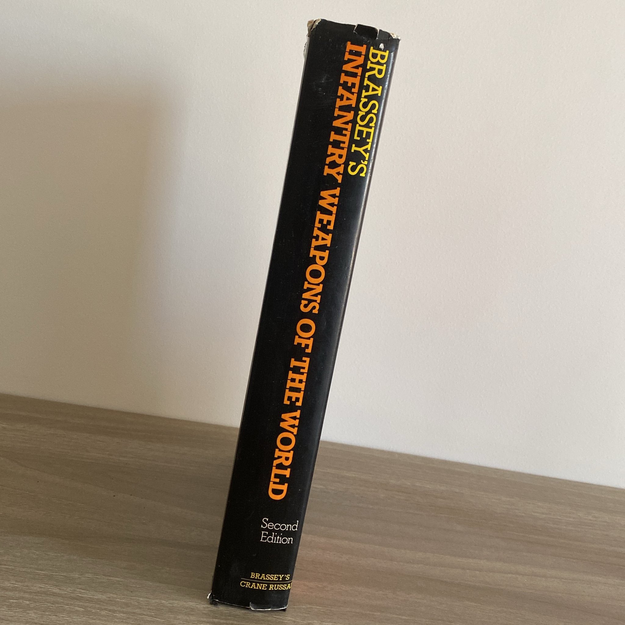 Brassey's Infantry weapons of the world - قطع كبير هارد كفر / ملحق بالصور - متجر كتب مصر - متجر كتب مصر