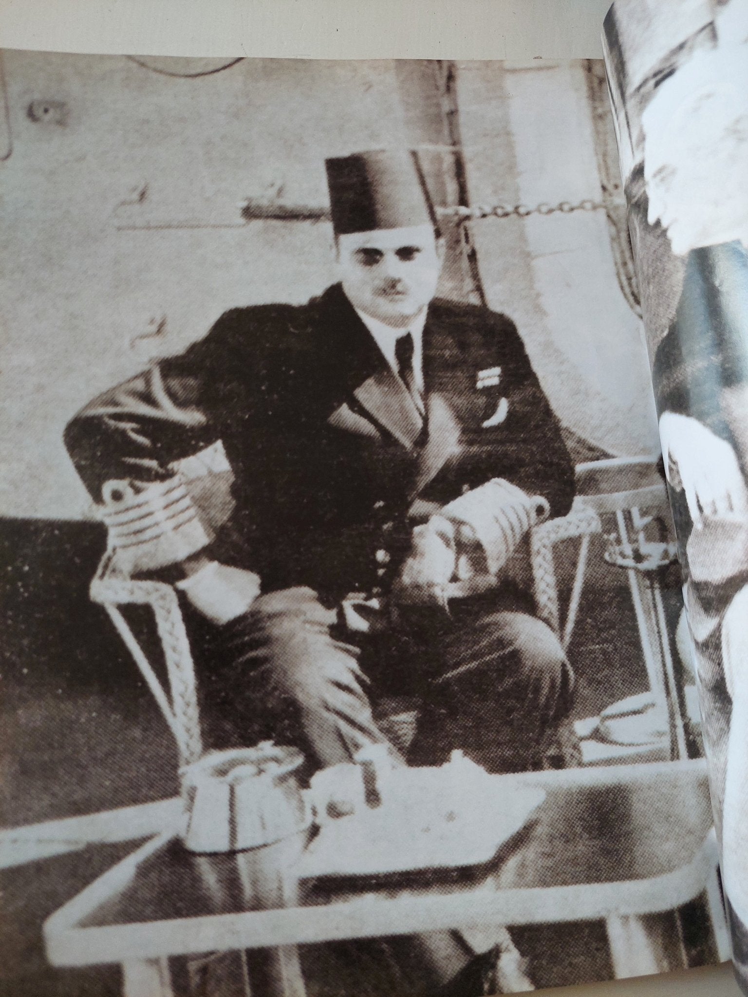 مجلة نصف الدنيا .. فاروق ظالما ومظلوما - قطع كبير ملحق بالصور - متجر كتب مصر - متجر كتب مصر