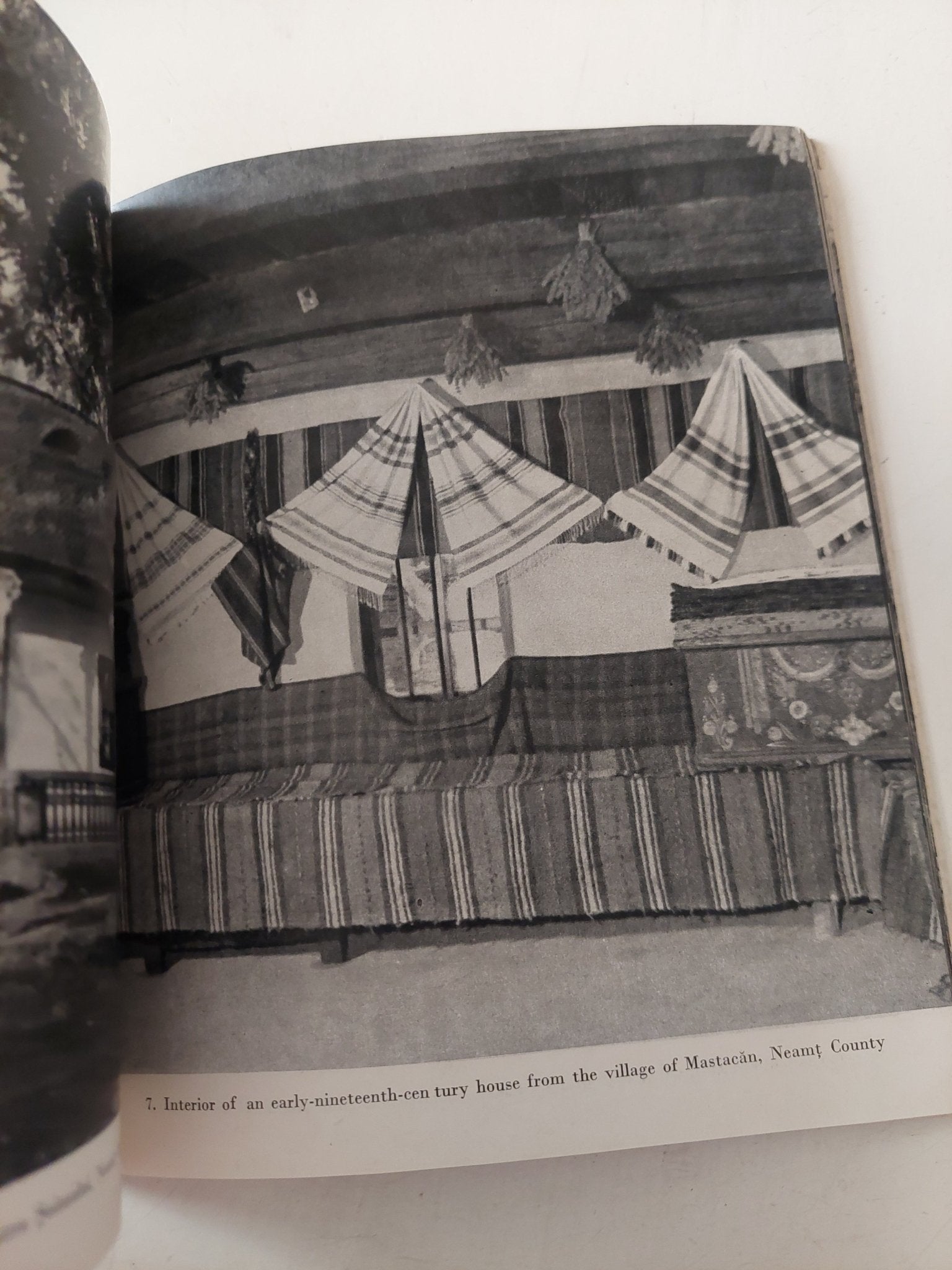 ملحق بالصور the village museum in Bucharest / GH. Fosca - ١٩٧٠ - متجر كتب مصر - متجر كتب مصر