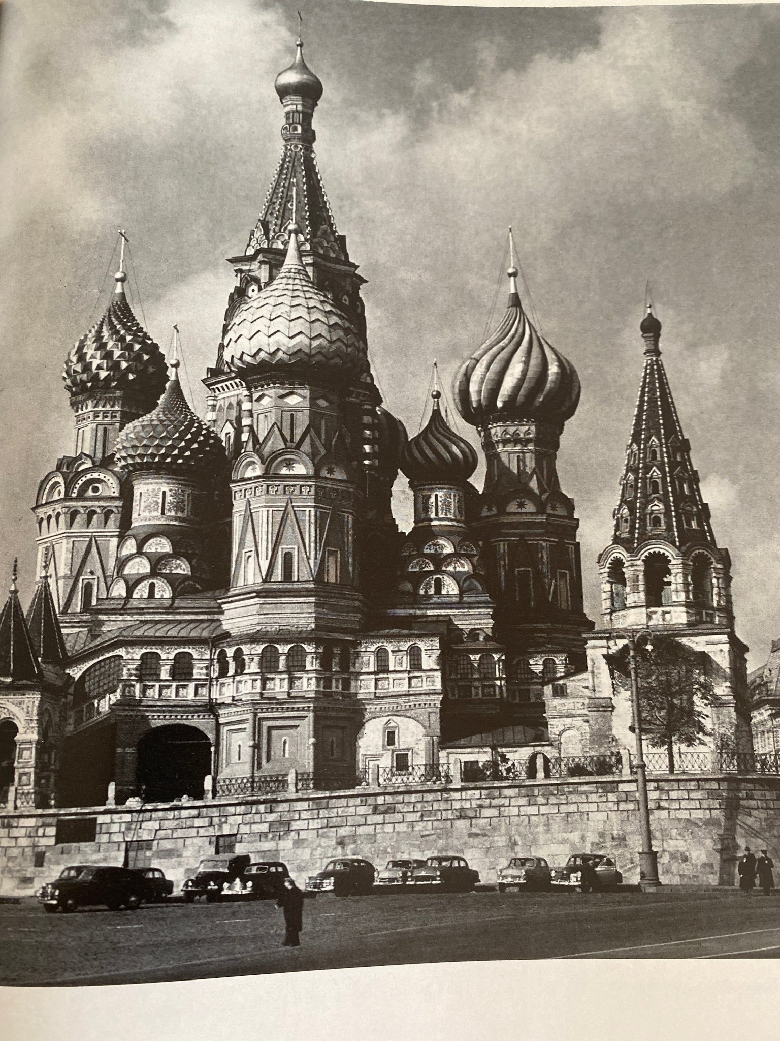 Moscow .. monuments of architecture 14th and the first third of 17th - قطع كبير ملحق بالصور / هارد كفر - متجر كتب مصرمتجر كتب مصر