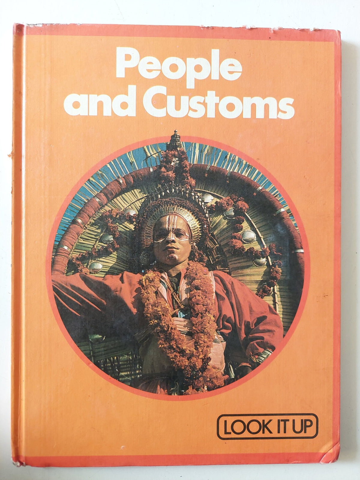 People and customs - قطع كبير ملحق بالصور هارد كفر - متجر كتب مصر - متجر كتب مصر