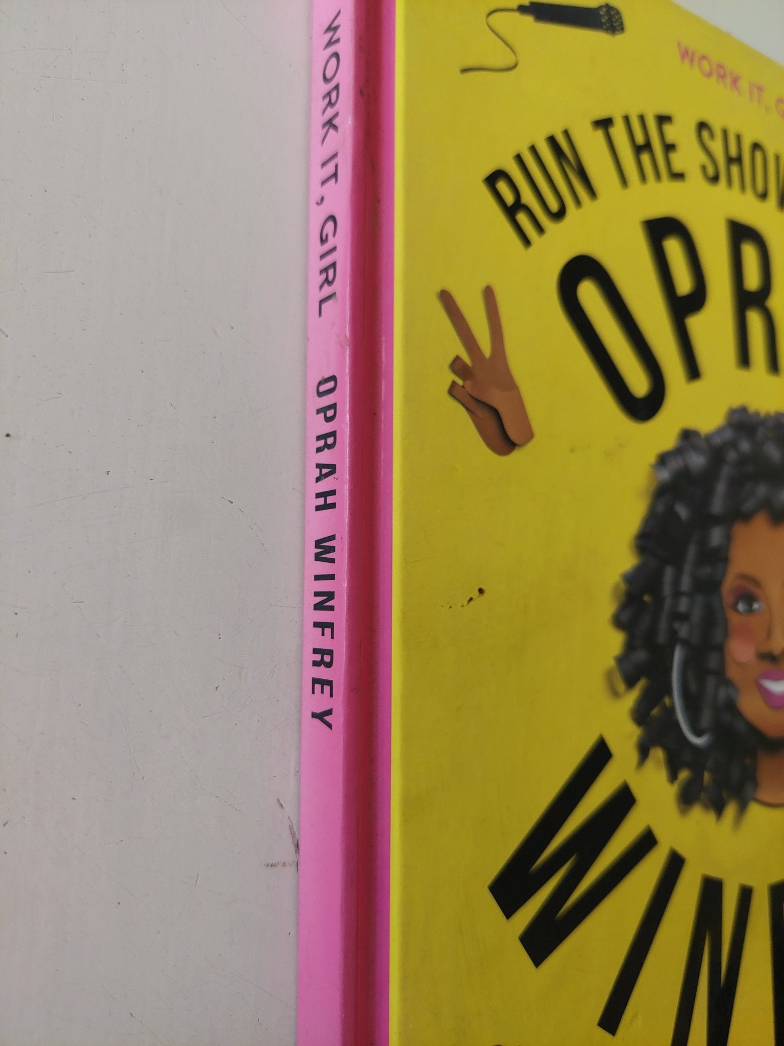 Run the show like CEO Oprah Winfrey / Caroline Moss - قطع كبير هاردكفر - متجر كتب مصر - متجر كتب مصر