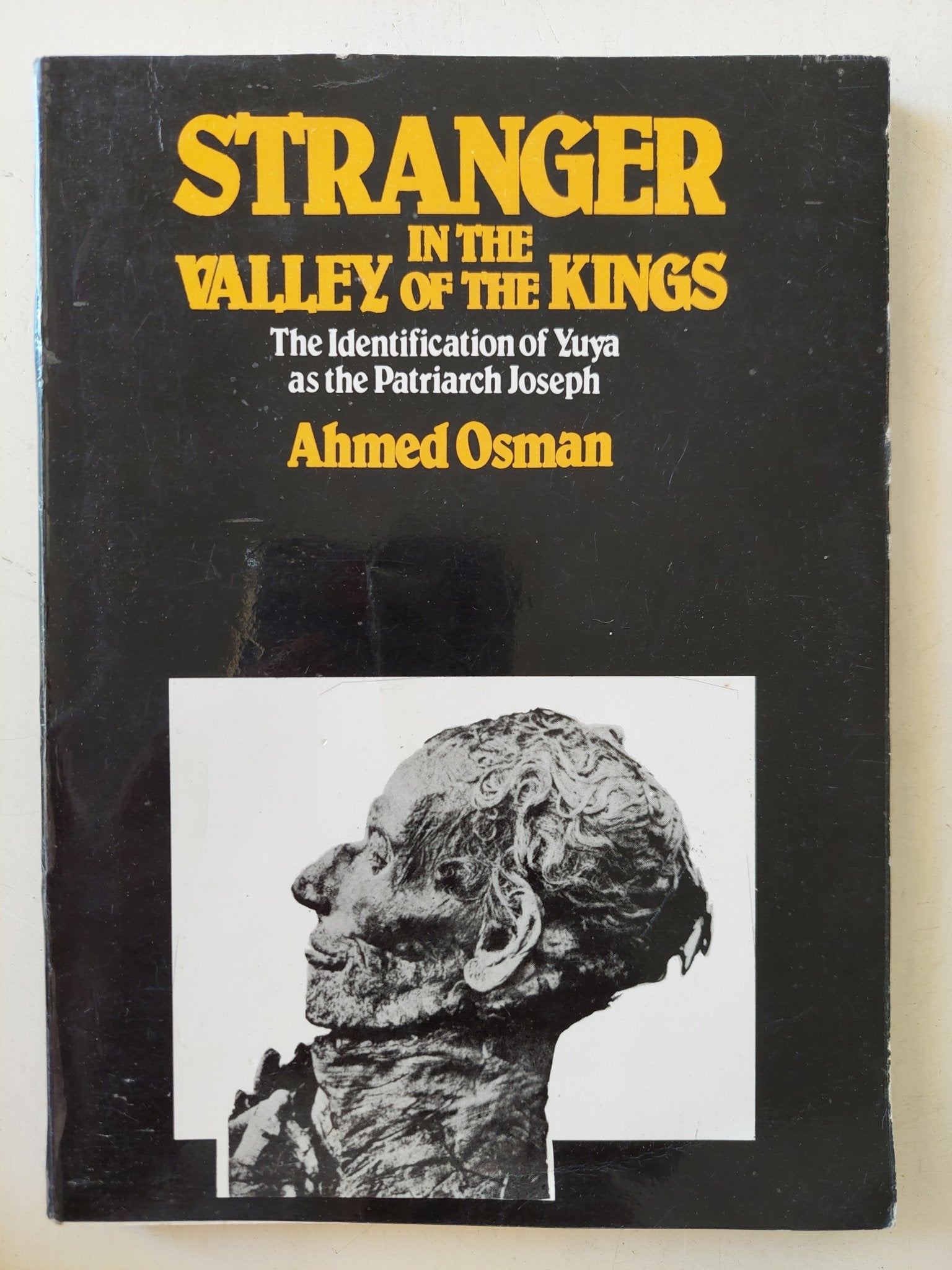 Stranger in the valley of the kings / Ahmed Osman - متجر كتب مصر - متجر كتب مصر