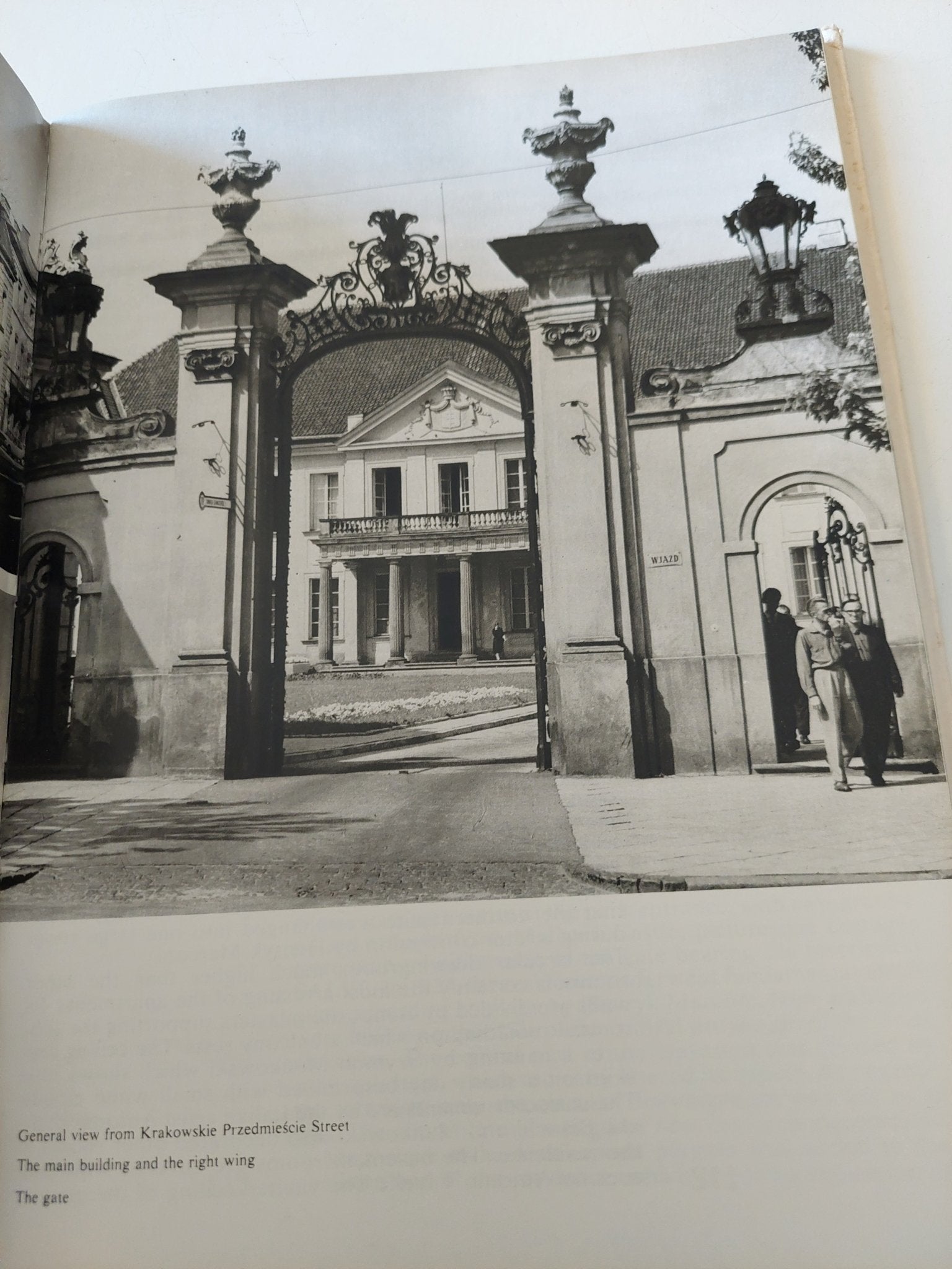 The book of Warsaw palaces / Tadeus S. Jaroszewski - قطع كبير ملحق بالصور - متجر كتب مصر - متجر كتب مصر