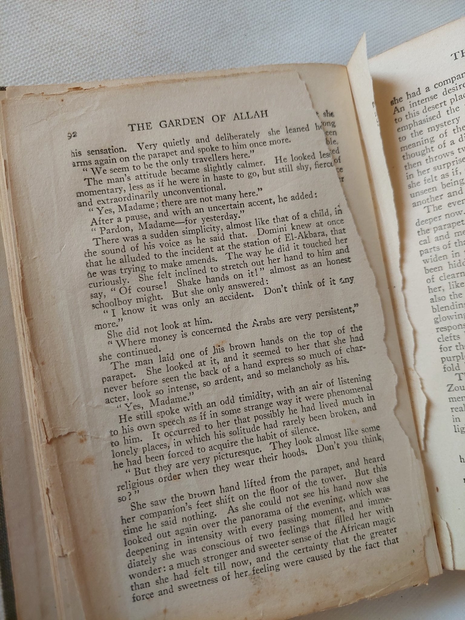 The garden of Allah / Robert Hichens - هارد كفر - متجر كتب مصر - متجر كتب مصر