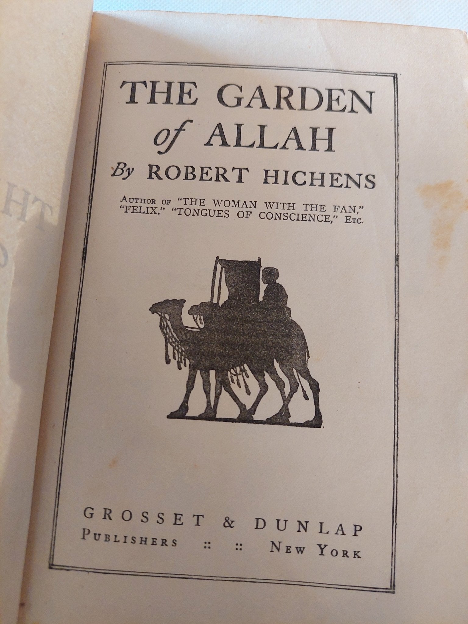 The garden of Allah / Robert Hichens - هارد كفر - متجر كتب مصر - متجر كتب مصر