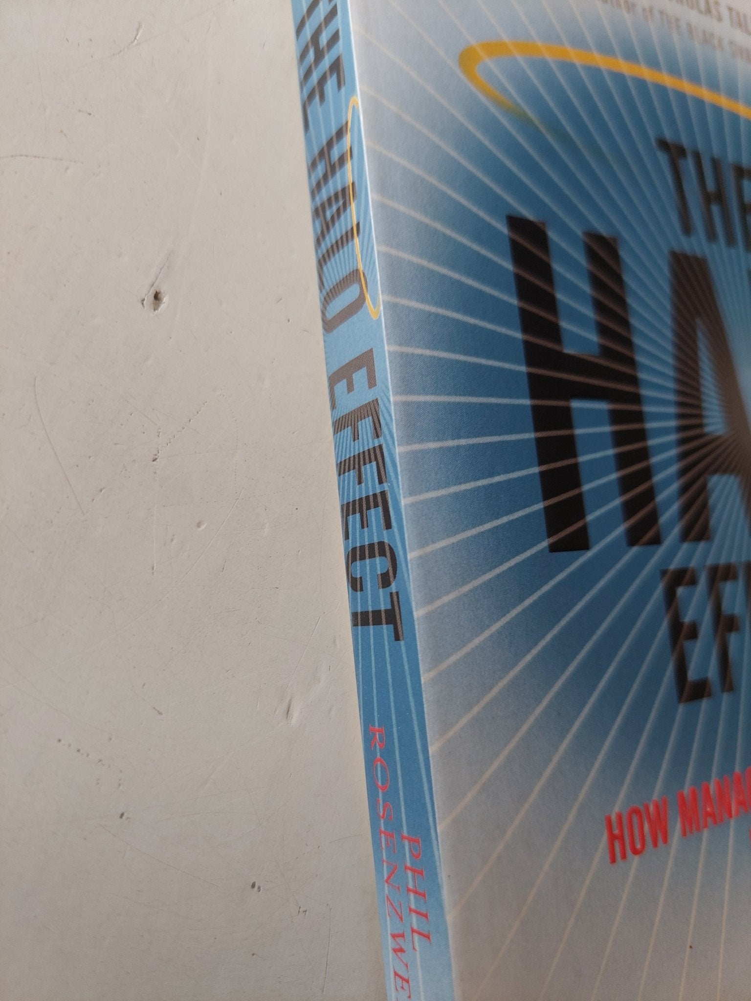 The Halo effect / Phil Rosenzweig - متجر كتب مصر - متجر كتب مصر
