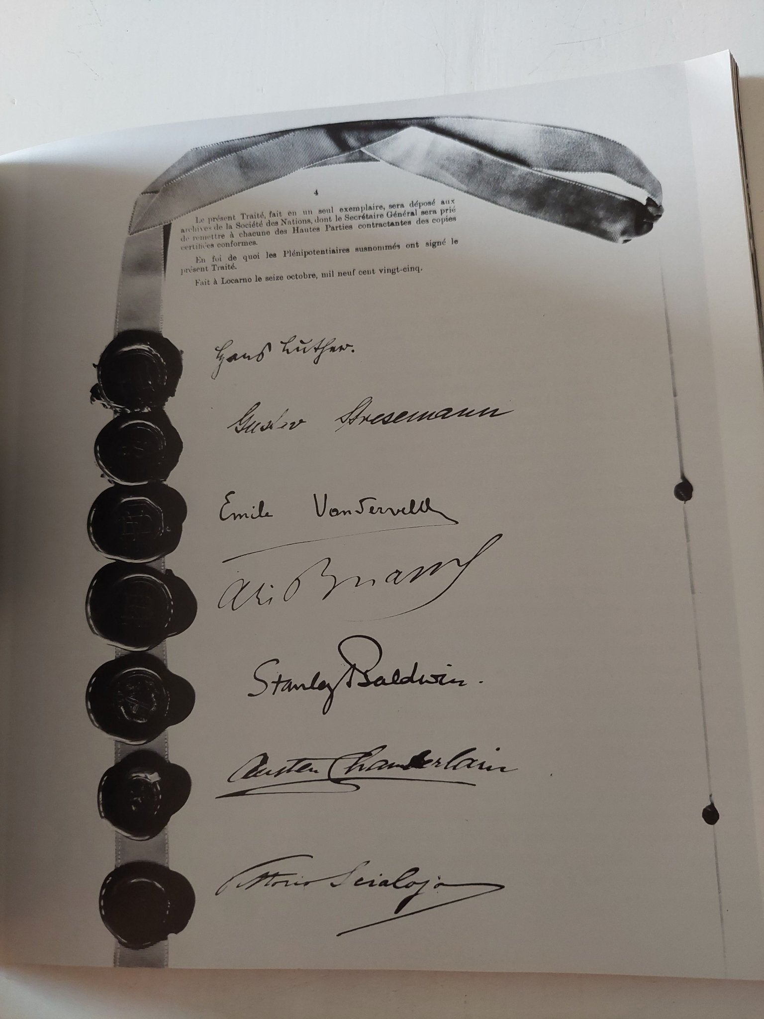 The Historical Evolution Political Institutions Focus on Switzerland - متجر كتب مصر - متجر كتب مصر