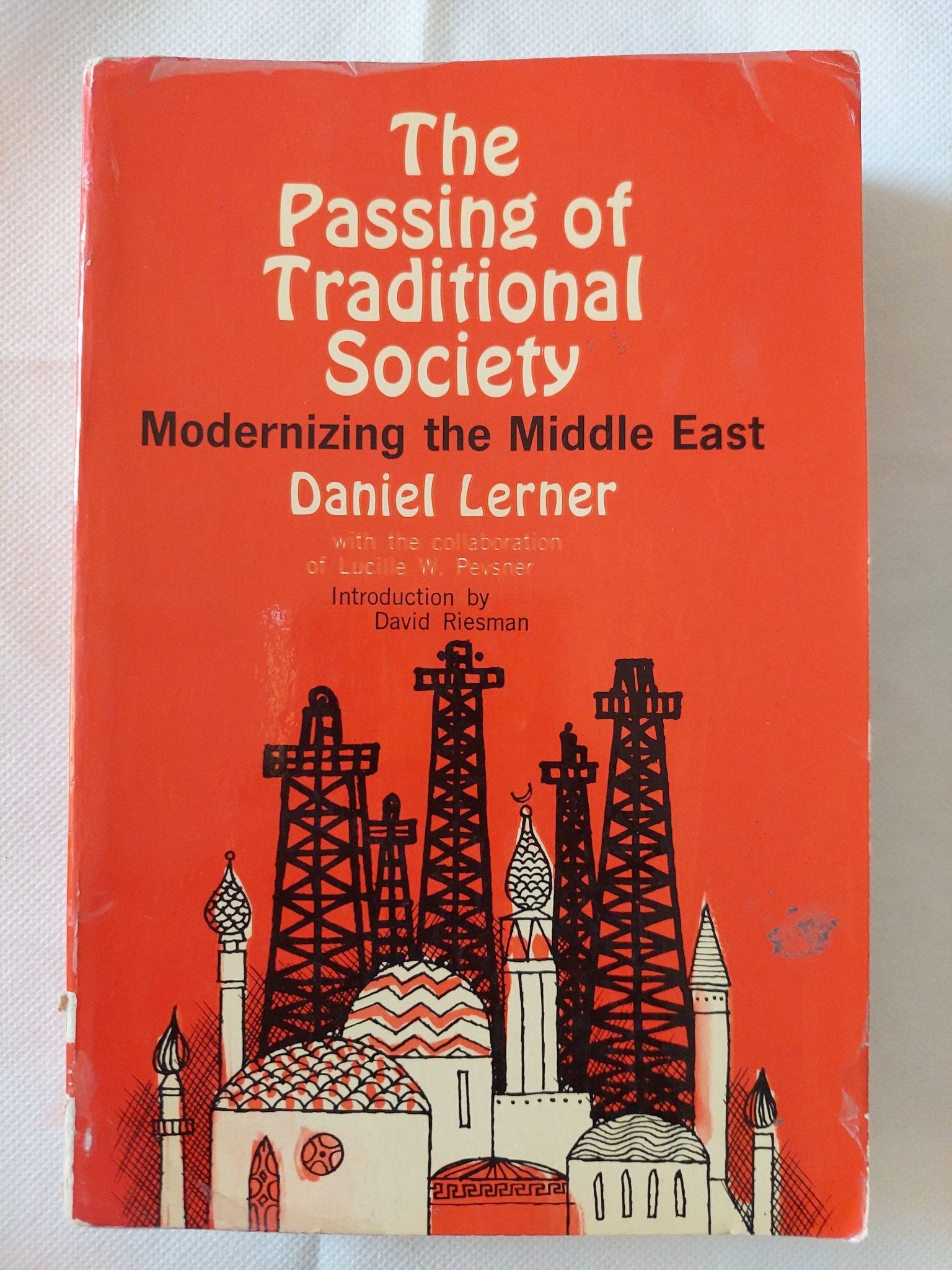 the passing of traditional society / Daniel Lerner - متجر كتب مصر - متجر كتب مصر