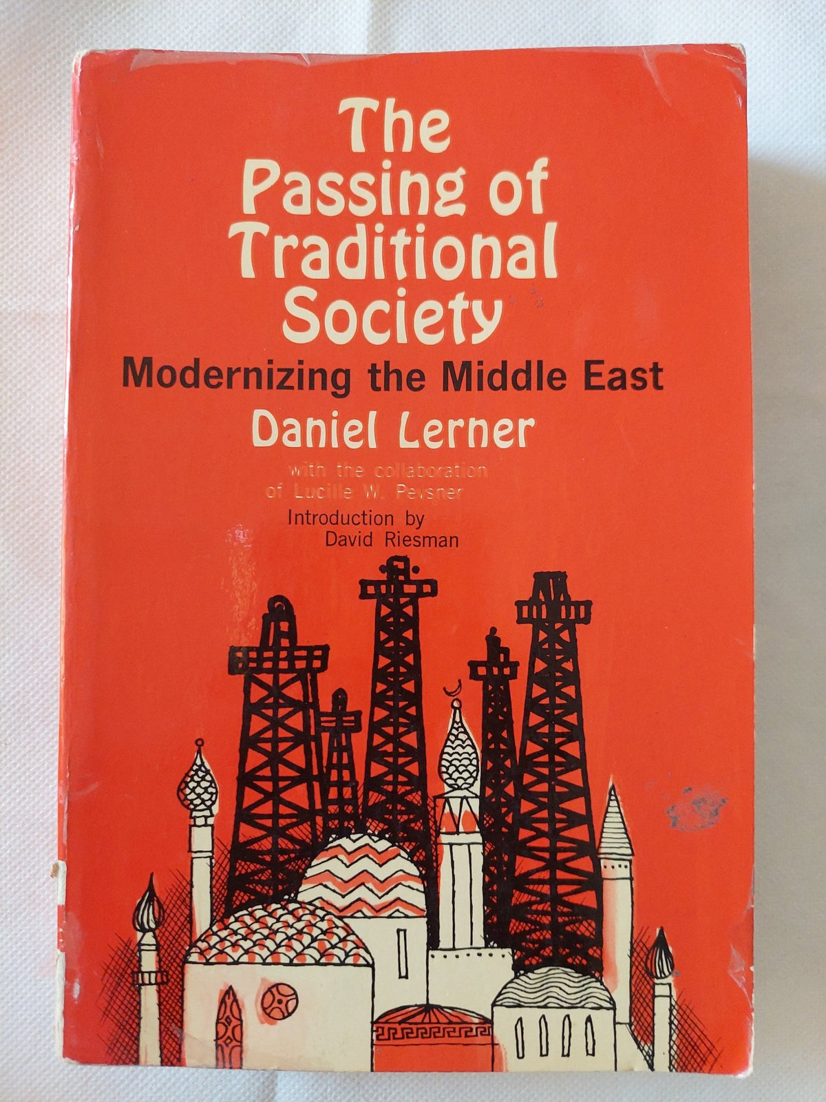 the passing of traditional society / Daniel Lerner - متجر كتب مصر - متجر كتب مصر