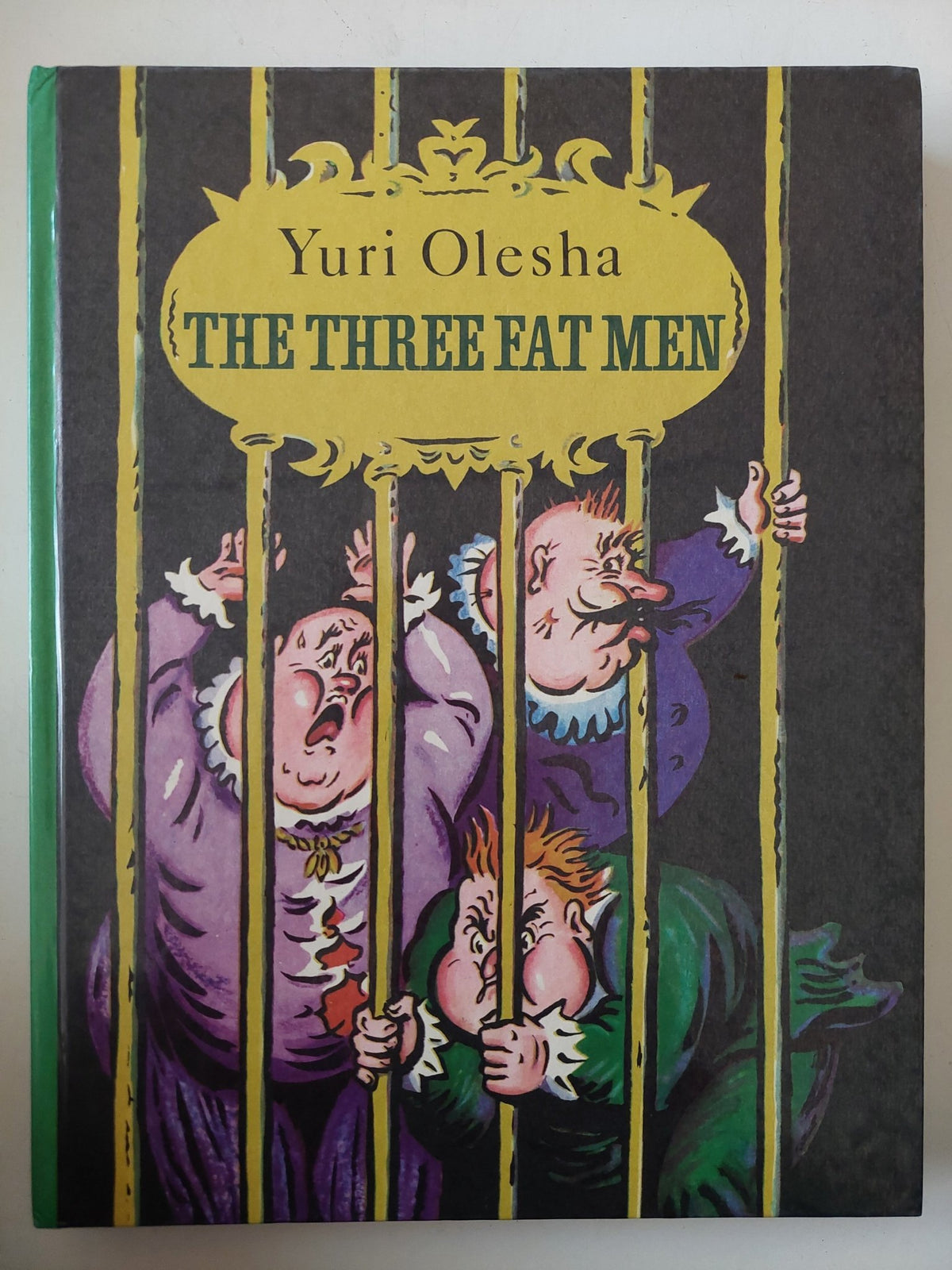 the three fat men / Yuri Olesha - قطع كبير ملحق بالصور / هارد كفر - متجر كتب مصر - متجر كتب مصر